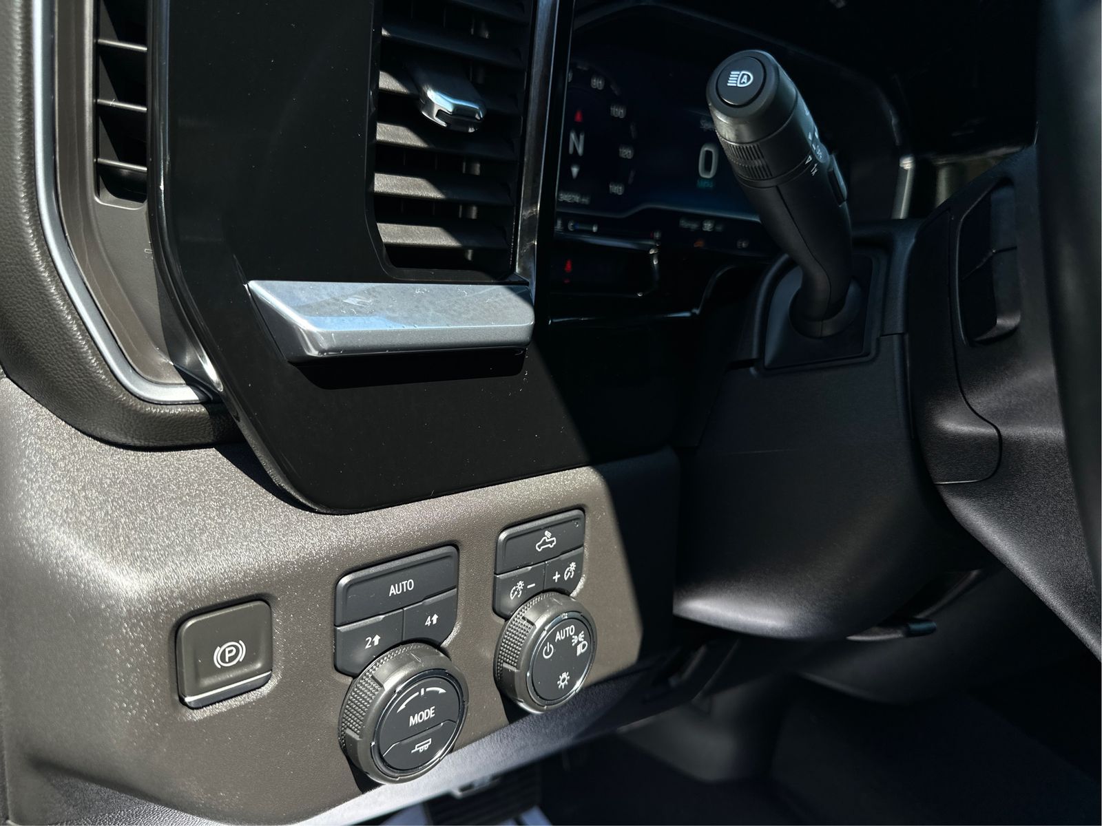 2023 Chevrolet Silverado 1500 LT - Photo 19