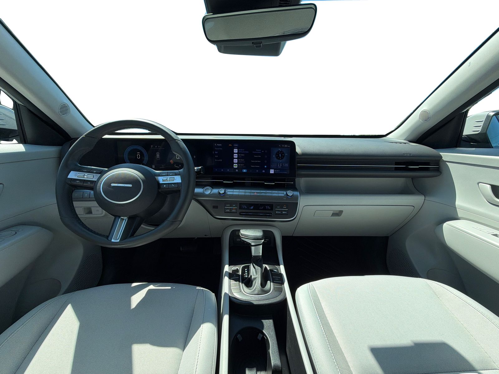 2025 Hyundai Kona SEL - Photo 13