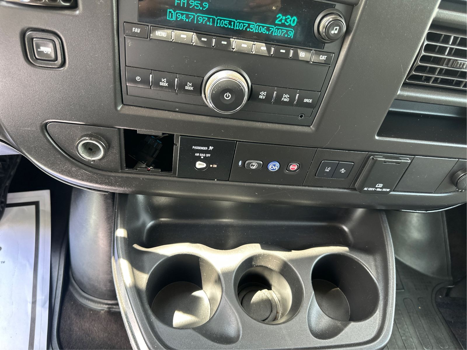 2020 Chevrolet Express Passenger LT - Photo 16
