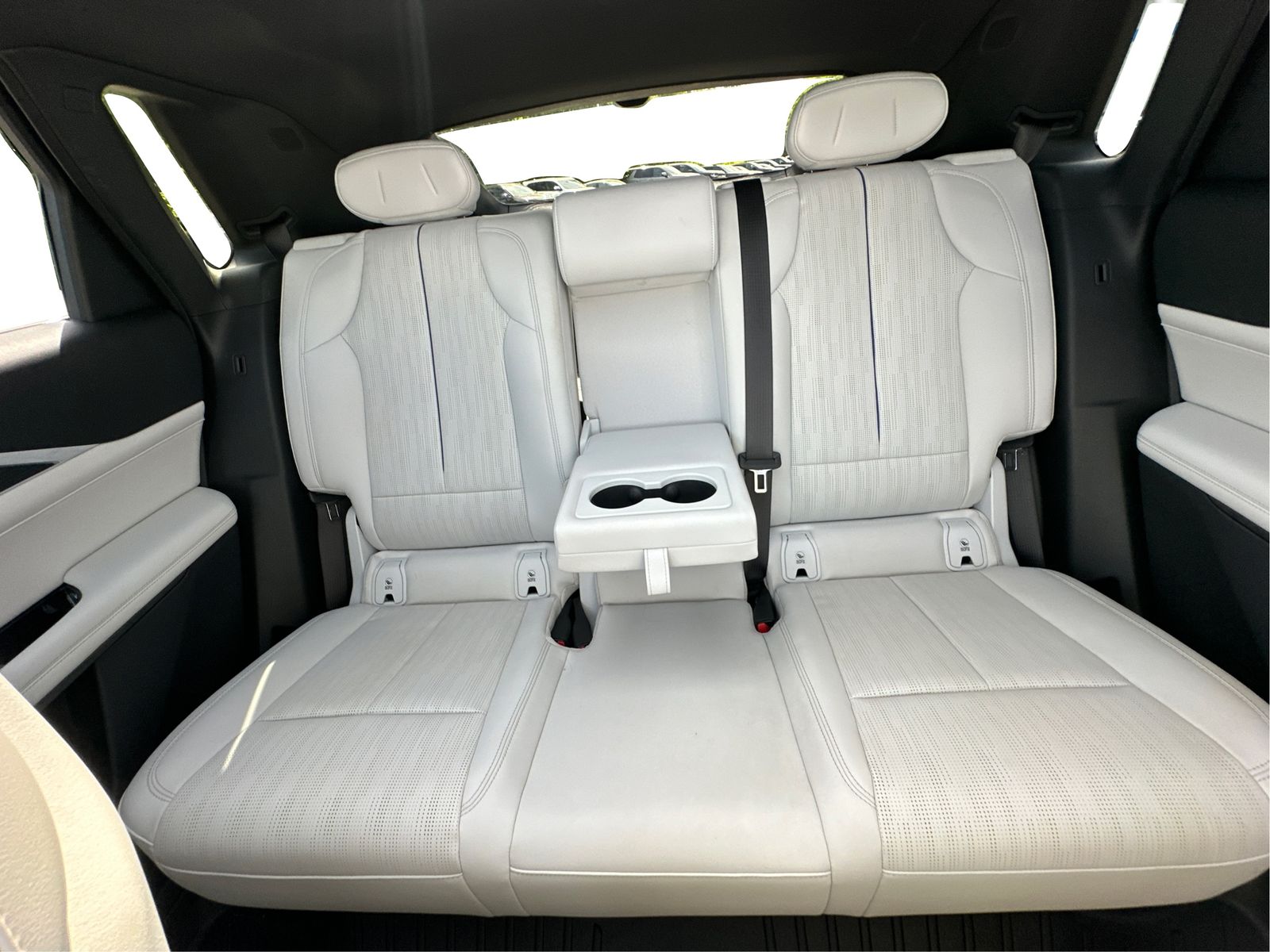 2024 Cadillac LYRIQ Luxury 1 - Photo 14