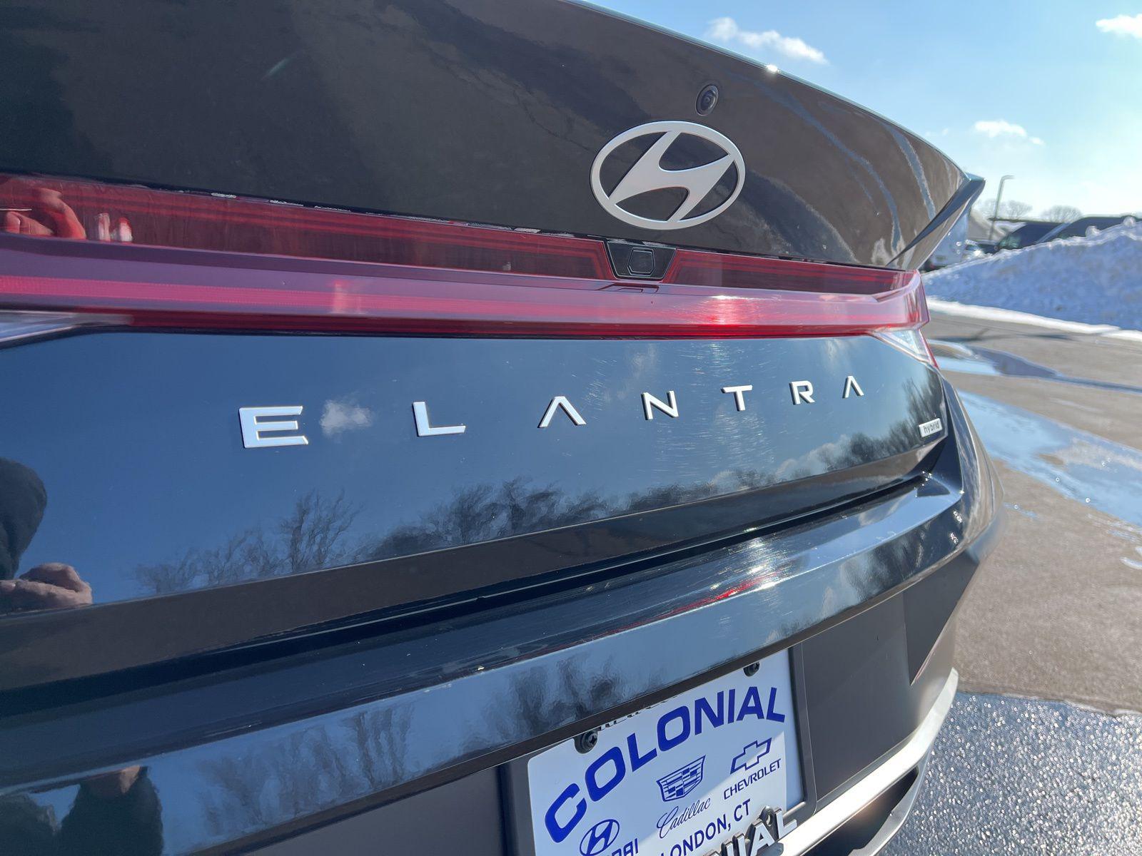 2025 Hyundai Elantra Limited - Photo 36