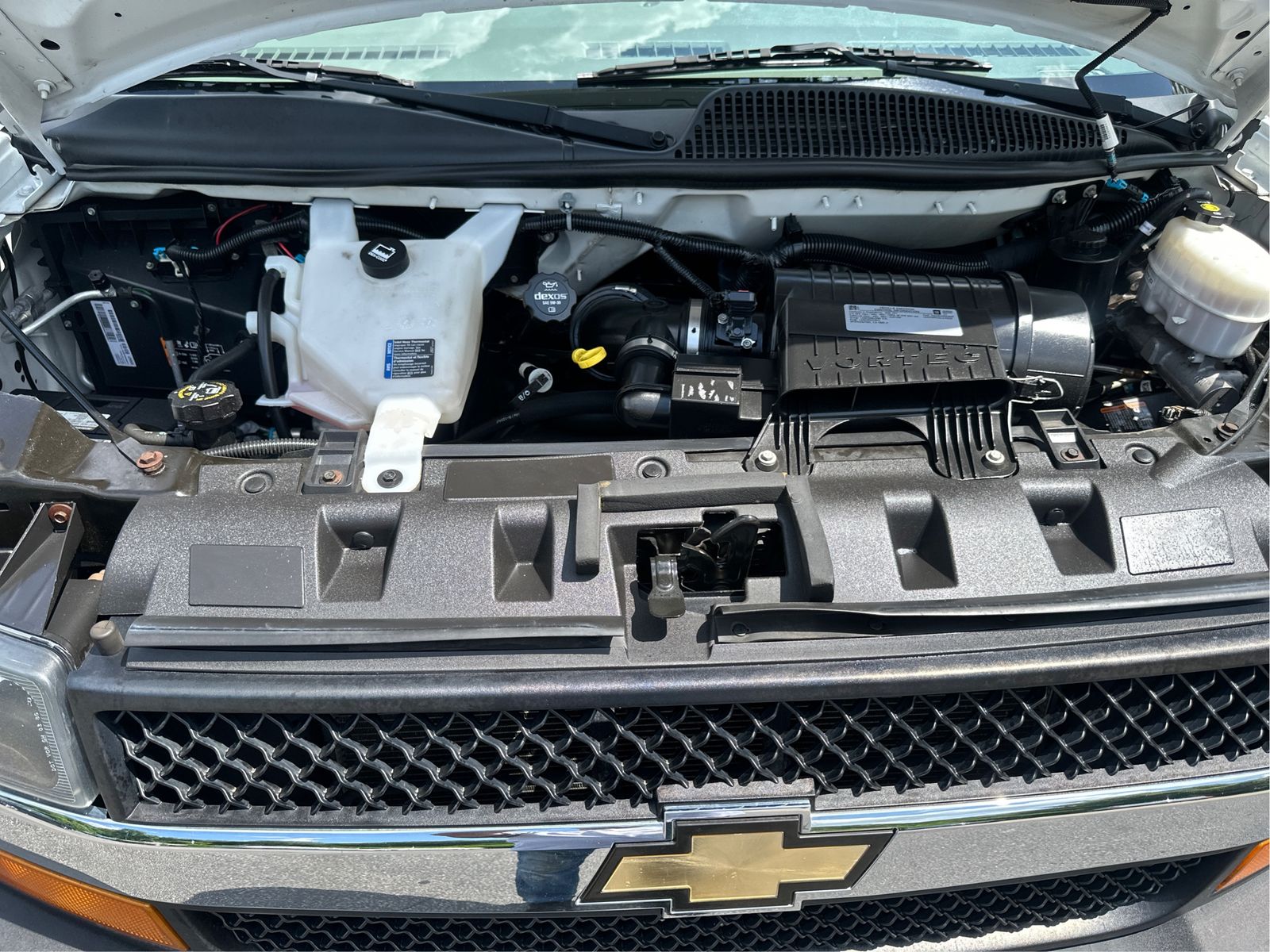 2020 Chevrolet Express Passenger LT - Photo 23