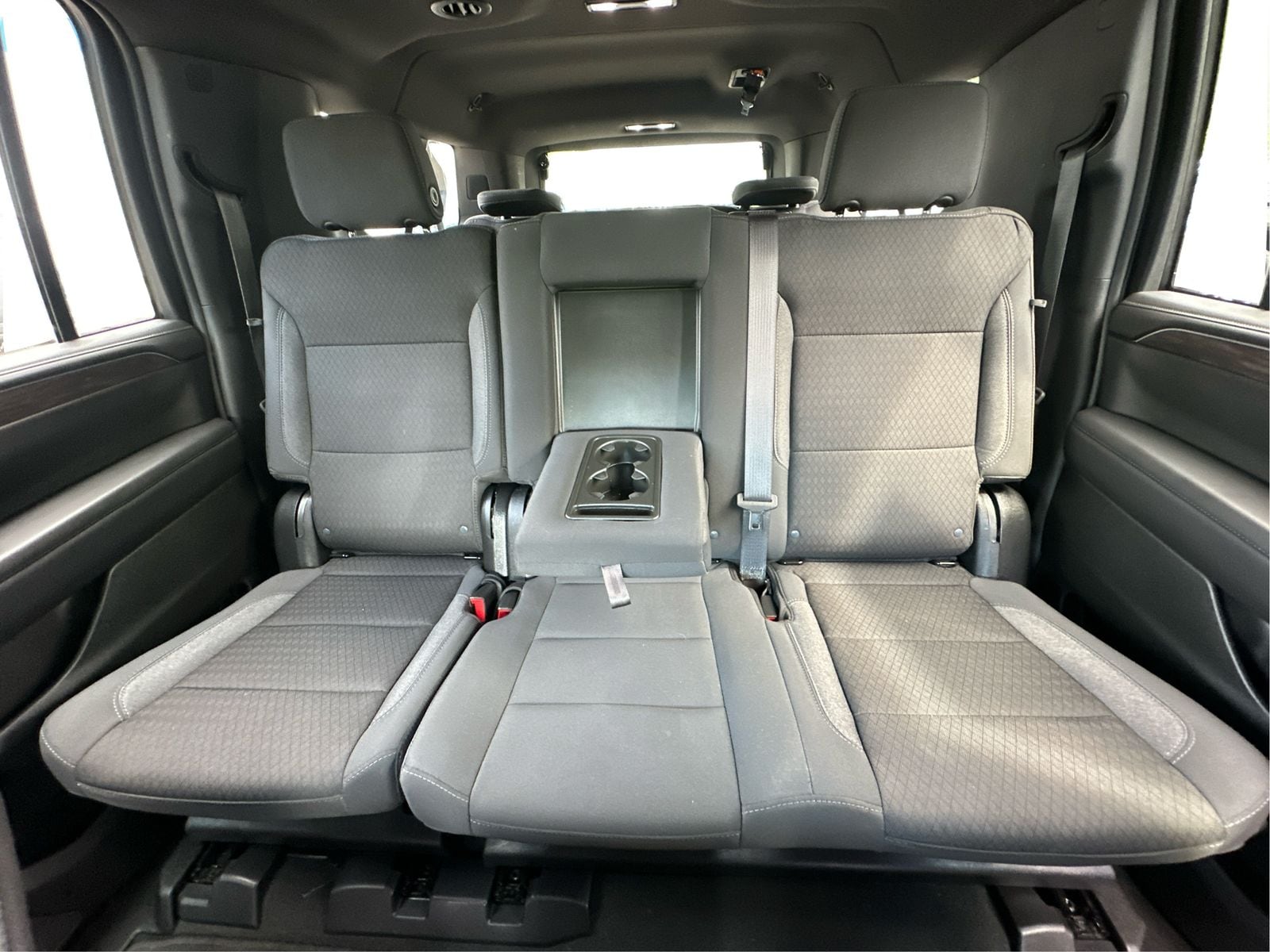 2024 Chevrolet Suburban LS - Photo 14