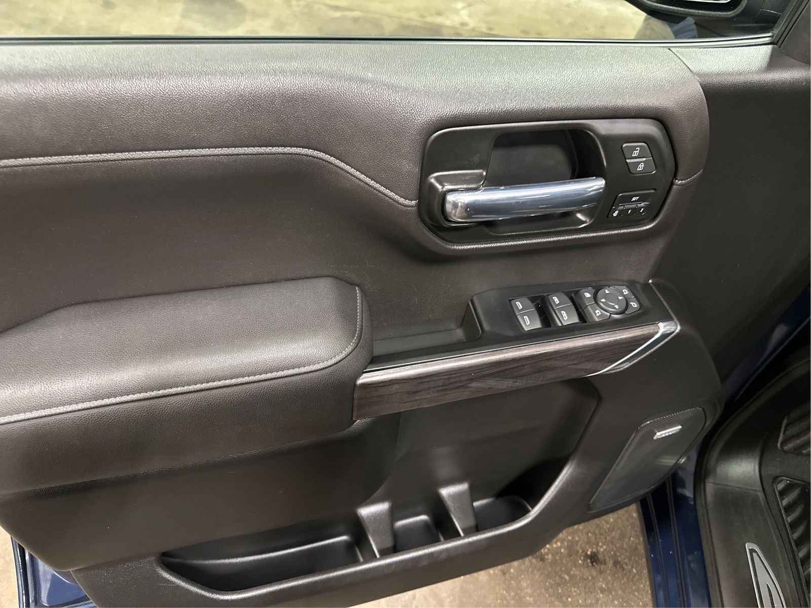 2022 Chevrolet Silverado 1500 Limited LTZ - Photo 21