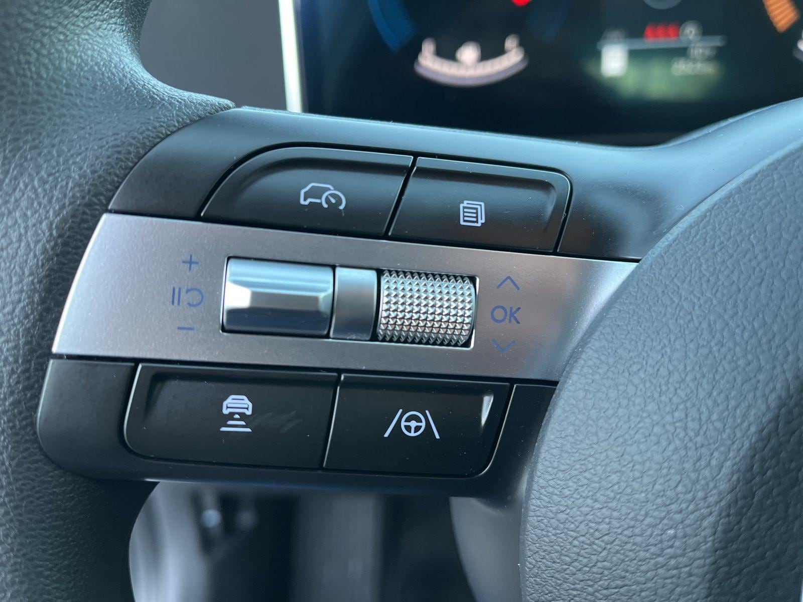 2025 Hyundai Sonata SE - Photo 28
