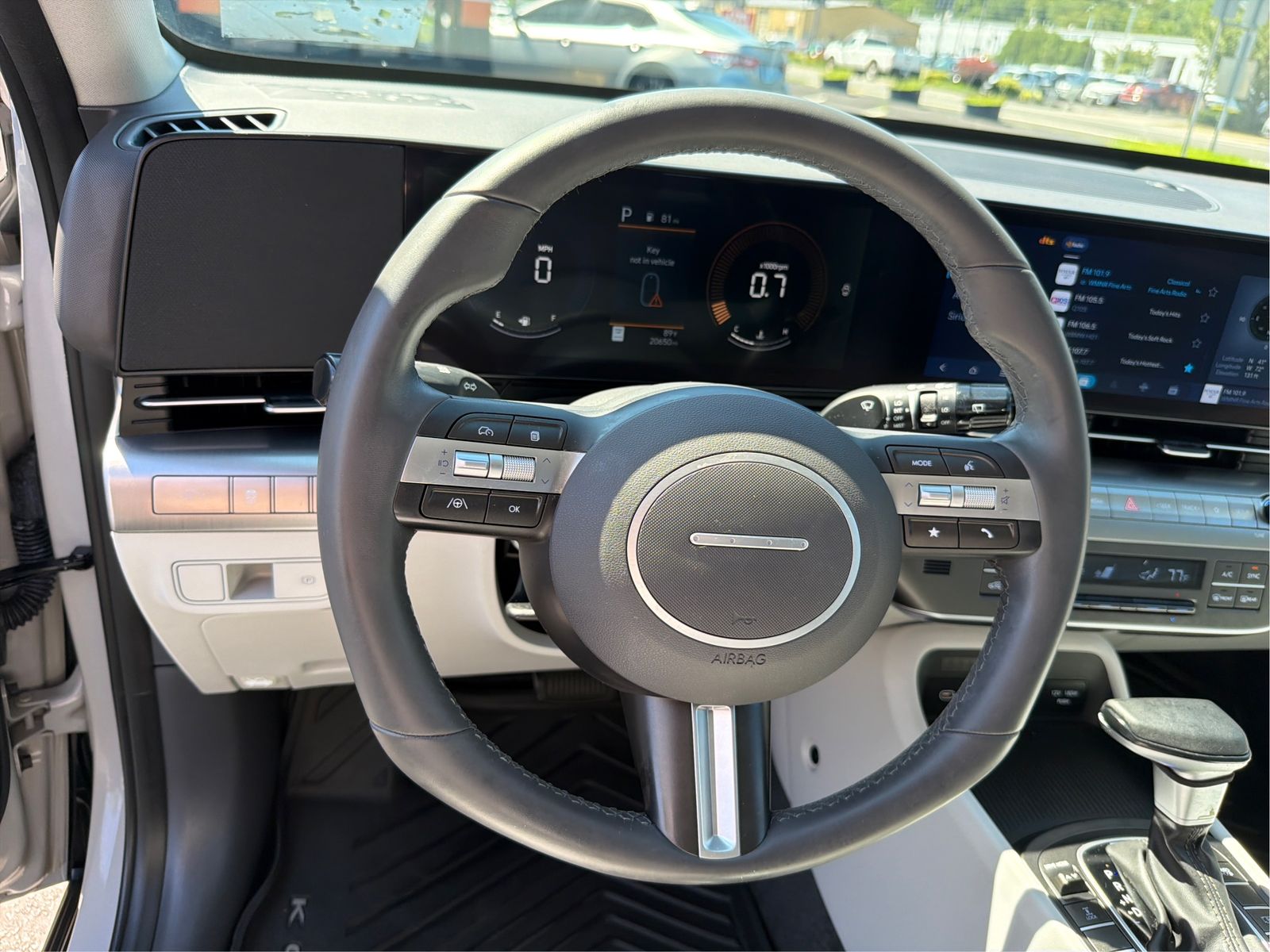2025 Hyundai Kona SEL - Photo 18