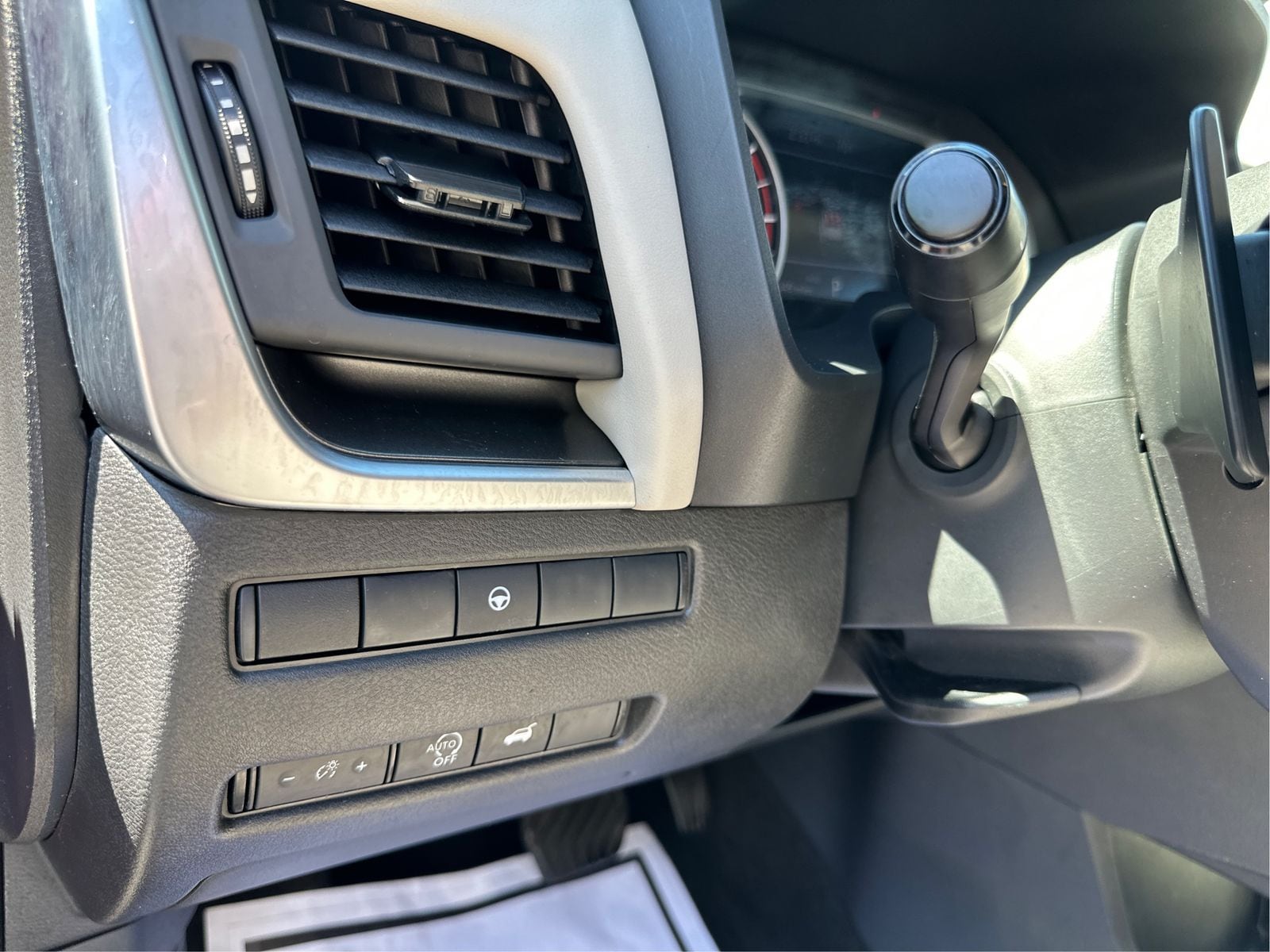 2025 Nissan Rogue SV - Photo 19