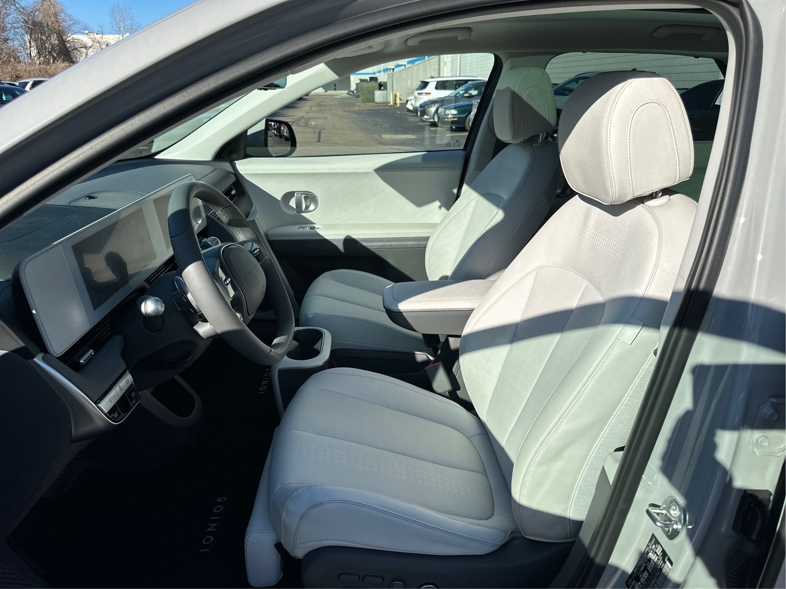 2024 Hyundai IONIQ 5 Limited - Photo 9