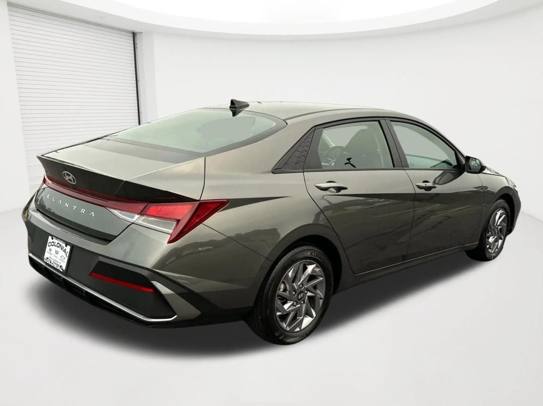 2024 Hyundai Elantra SEL - Photo 5