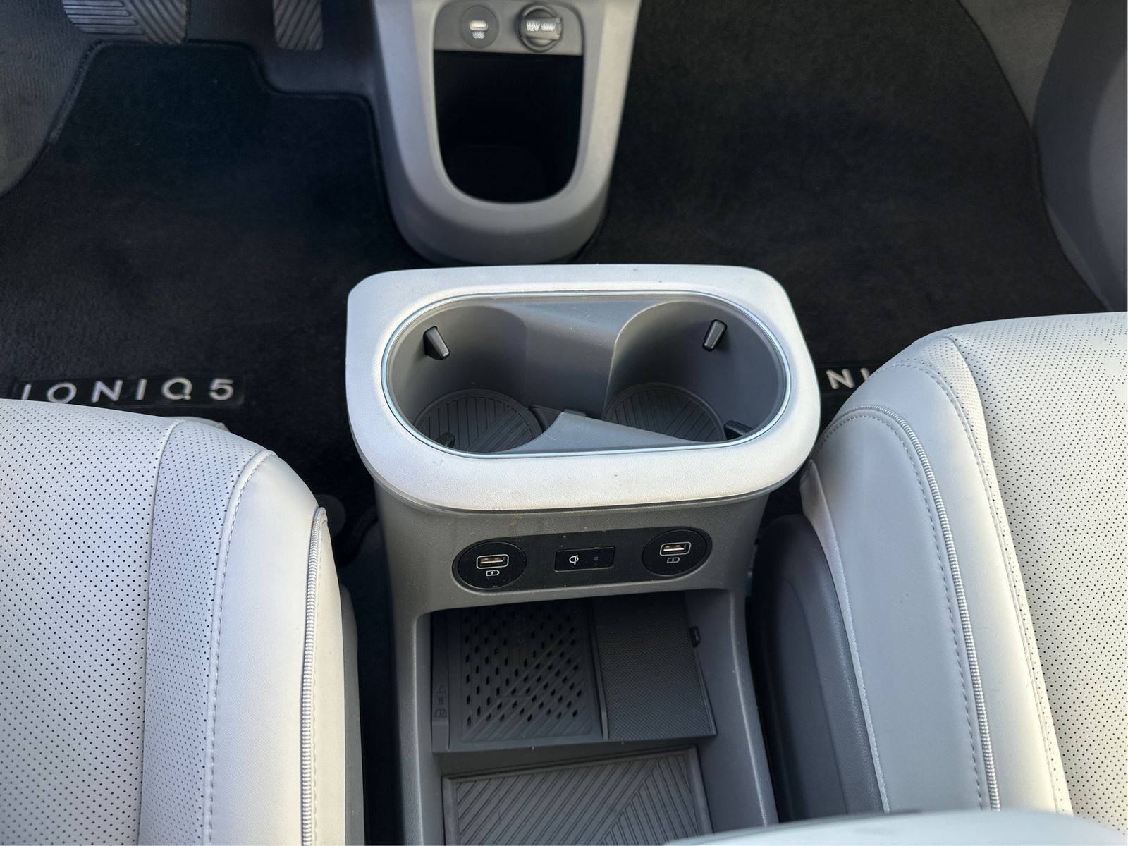 2024 Hyundai IONIQ 5 Limited - Photo 17