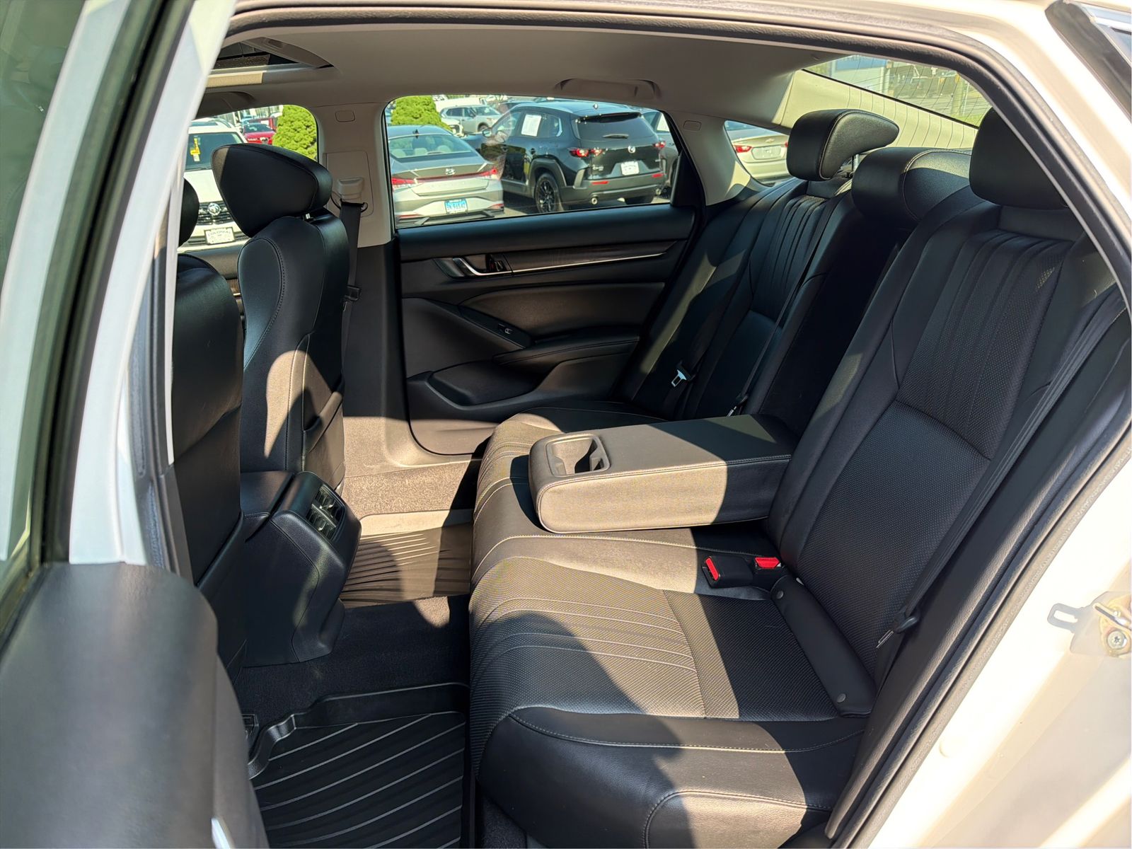 2019 Honda Accord EX-L - Photo 10
