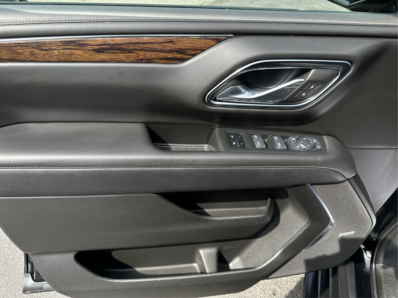 2024 Chevrolet Suburban Premier - Photo 21