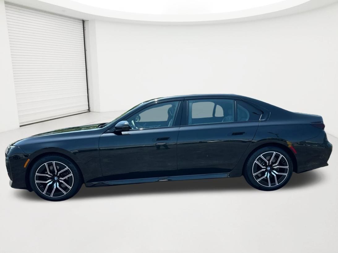 2026 BMW 7 Series 740i - Photo 8