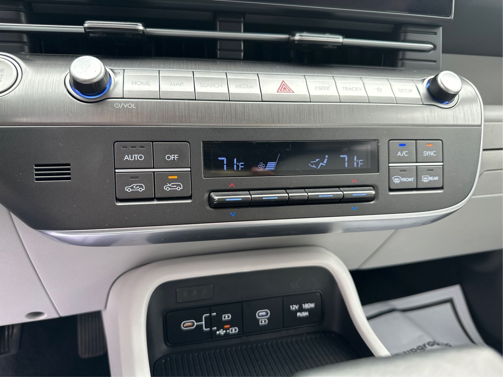 2025 Hyundai Kona SEL - Photo 27