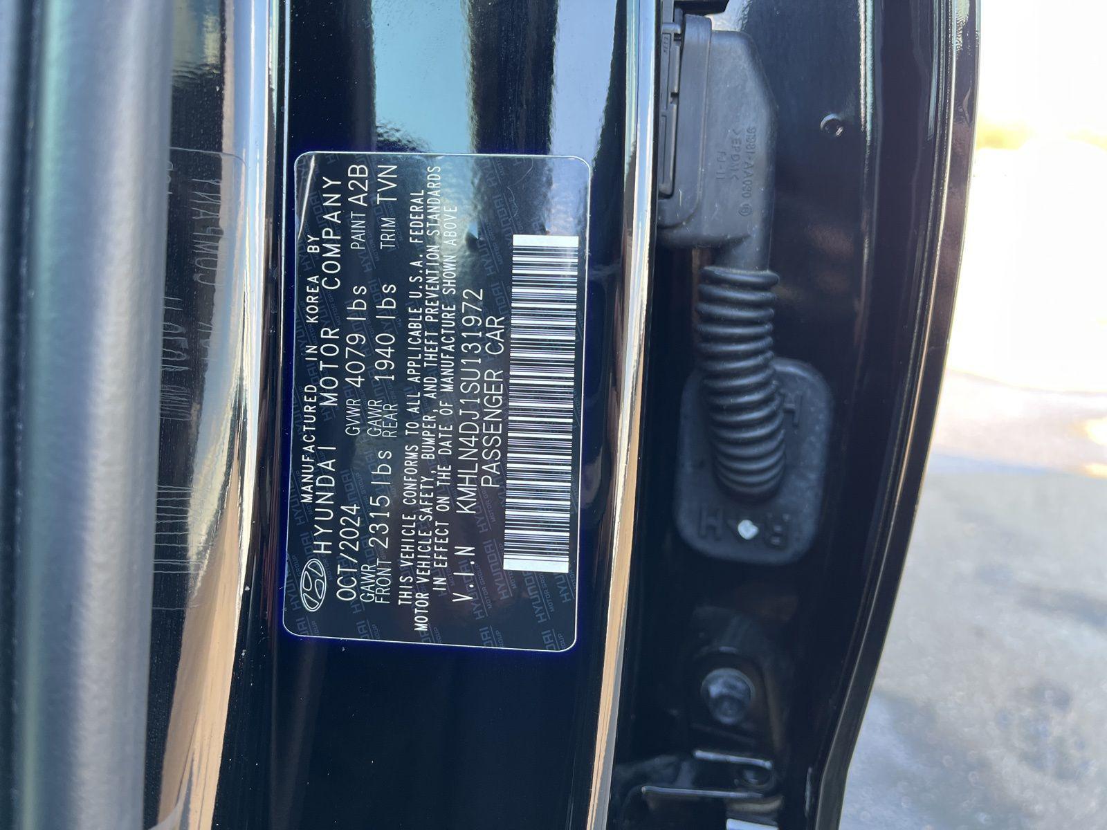 2025 Hyundai Elantra Limited - Photo 21