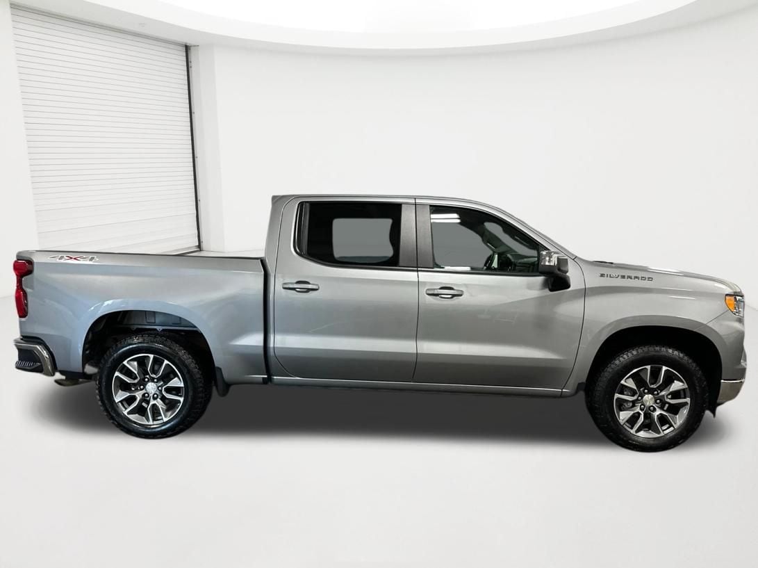 2024 Chevrolet Silverado 1500 LT - Photo 4