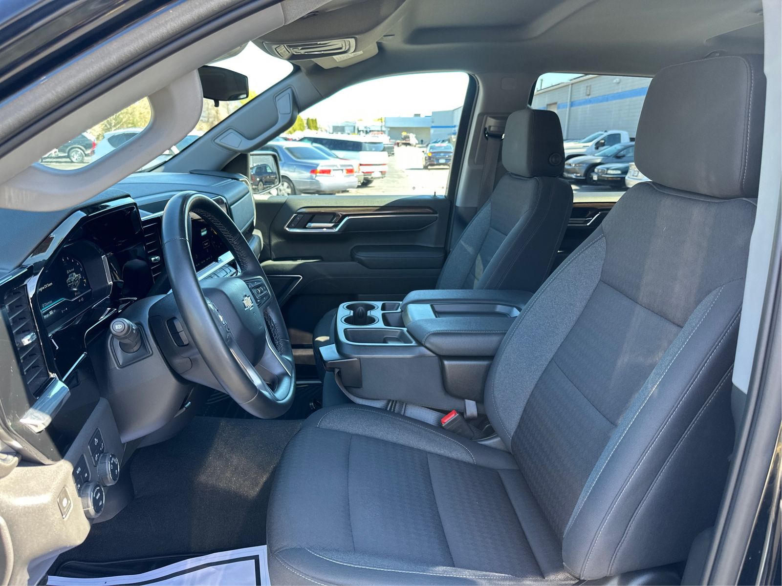 2023 Chevrolet Silverado 1500 LT - Photo 9