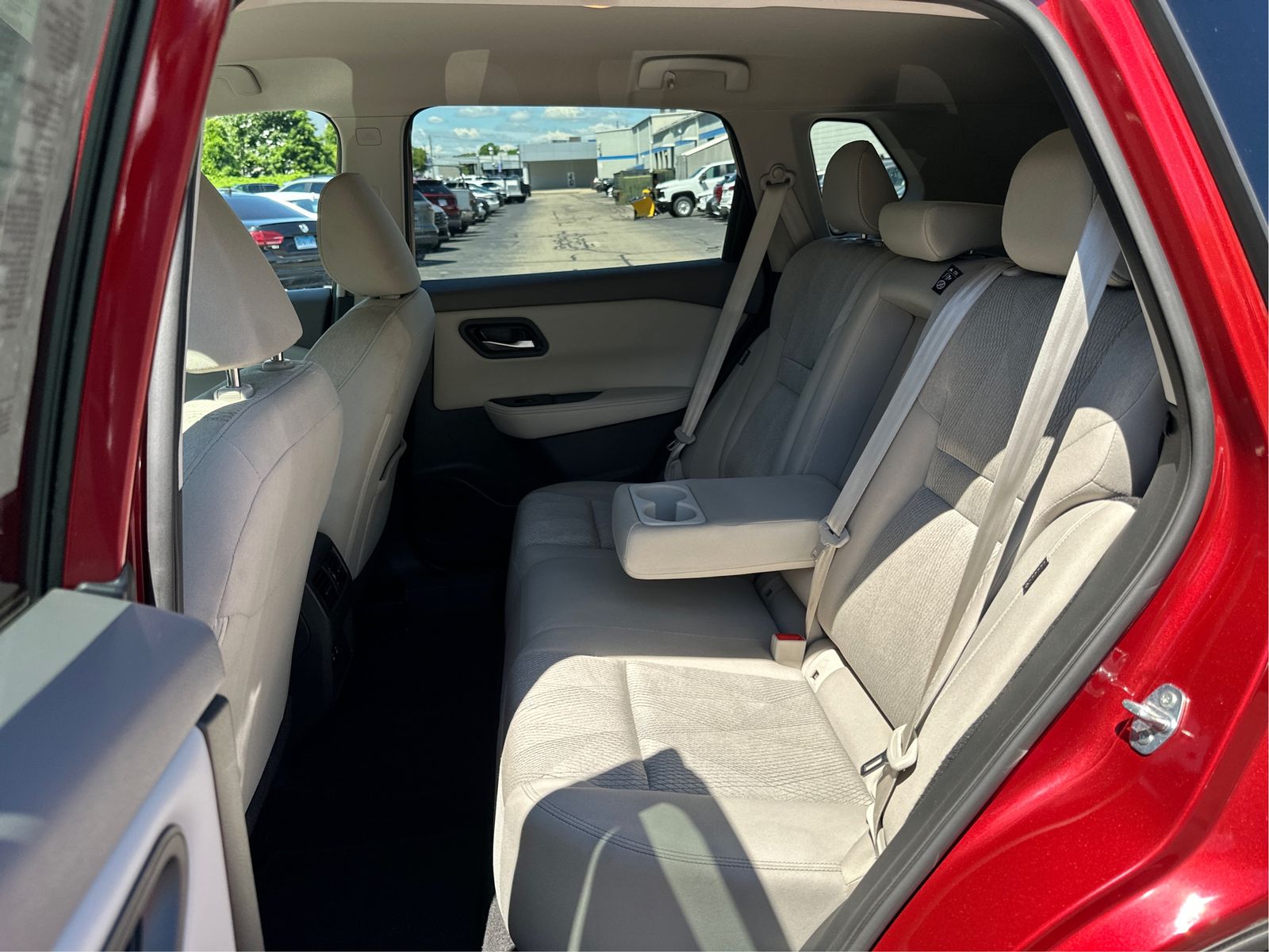2025 Nissan Rogue SV - Photo 10