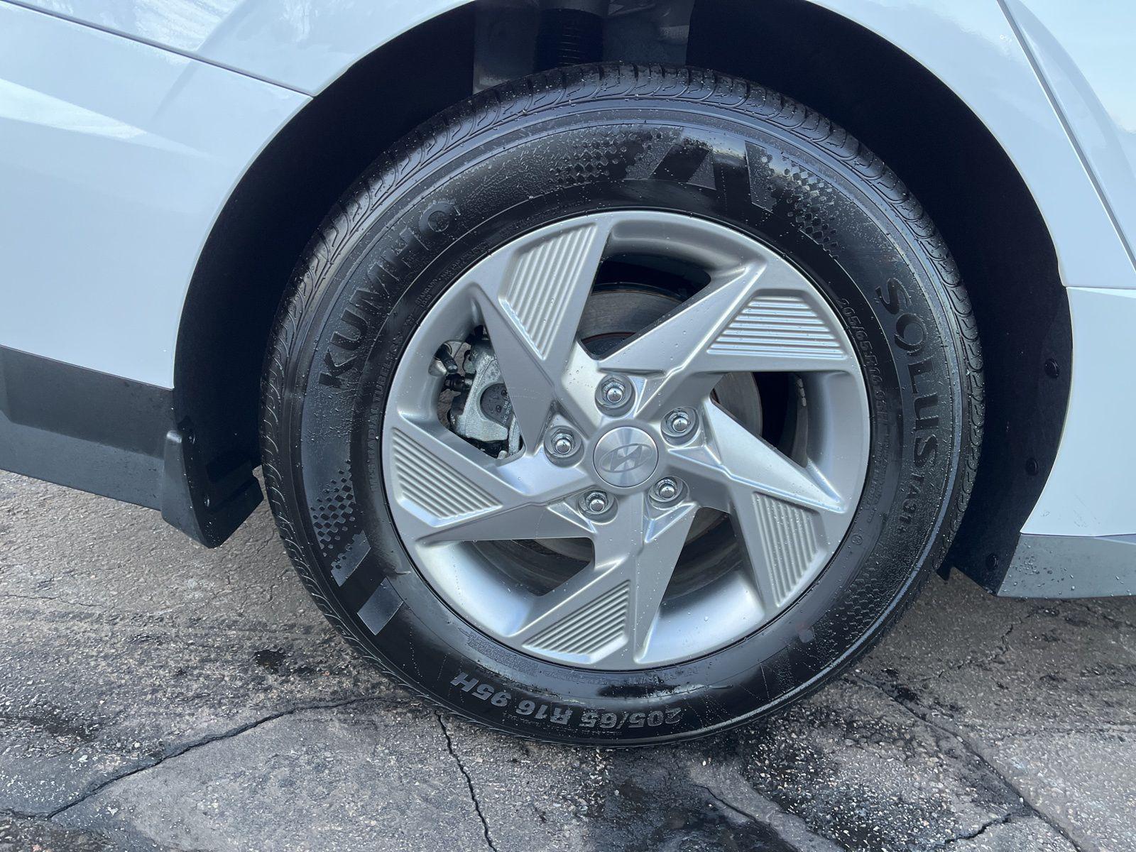 2025 Hyundai Sonata SE - Photo 11