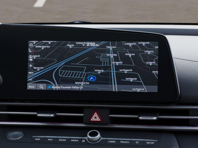 2025 Hyundai Elantra Limited - Photo 13
