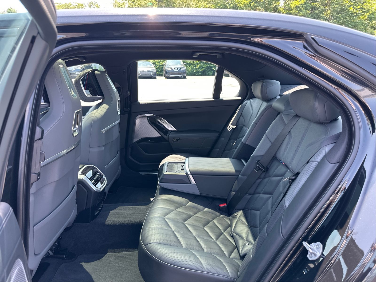 2026 BMW 7 Series 740i - Photo 10