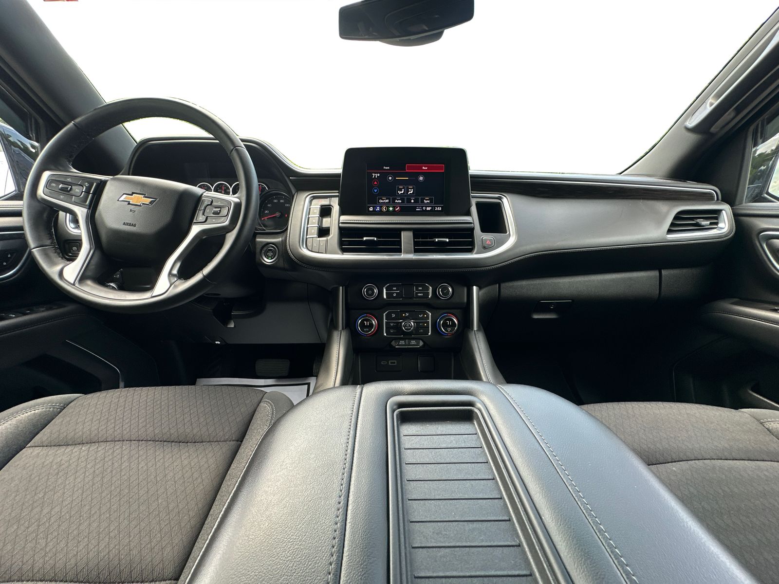 2024 Chevrolet Suburban LS - Photo 13