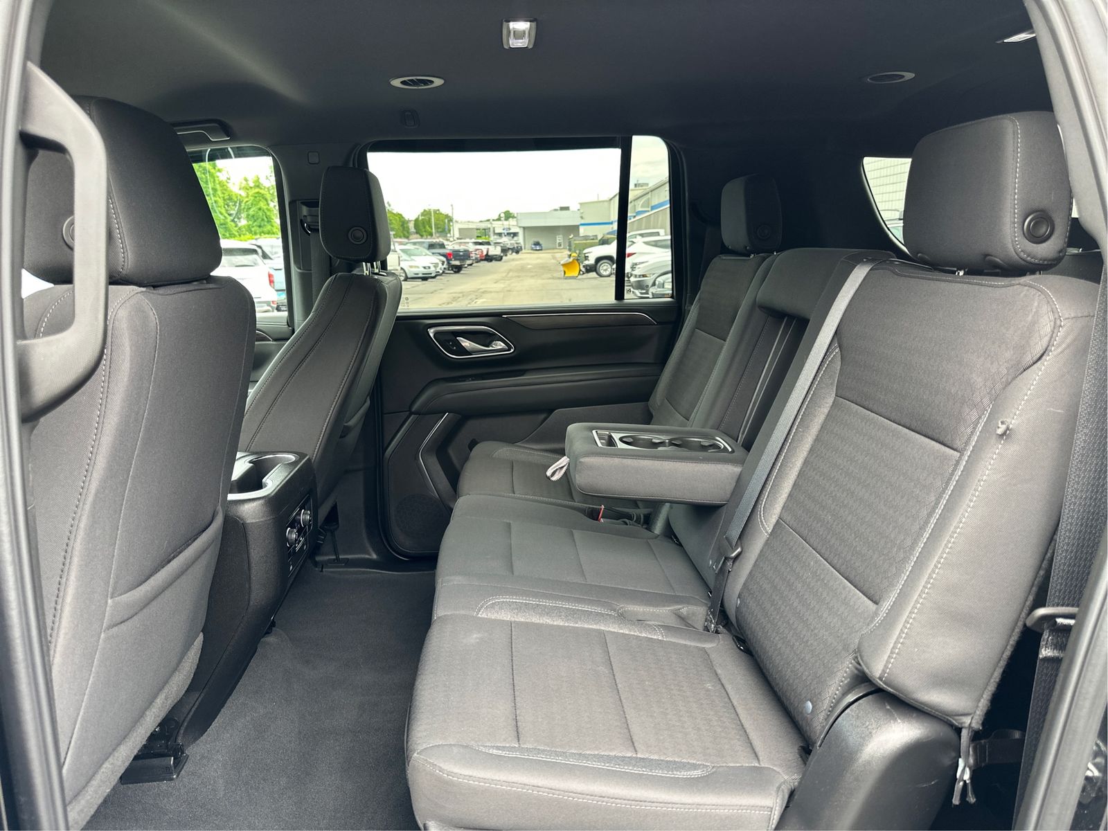 2024 Chevrolet Suburban LS - Photo 10
