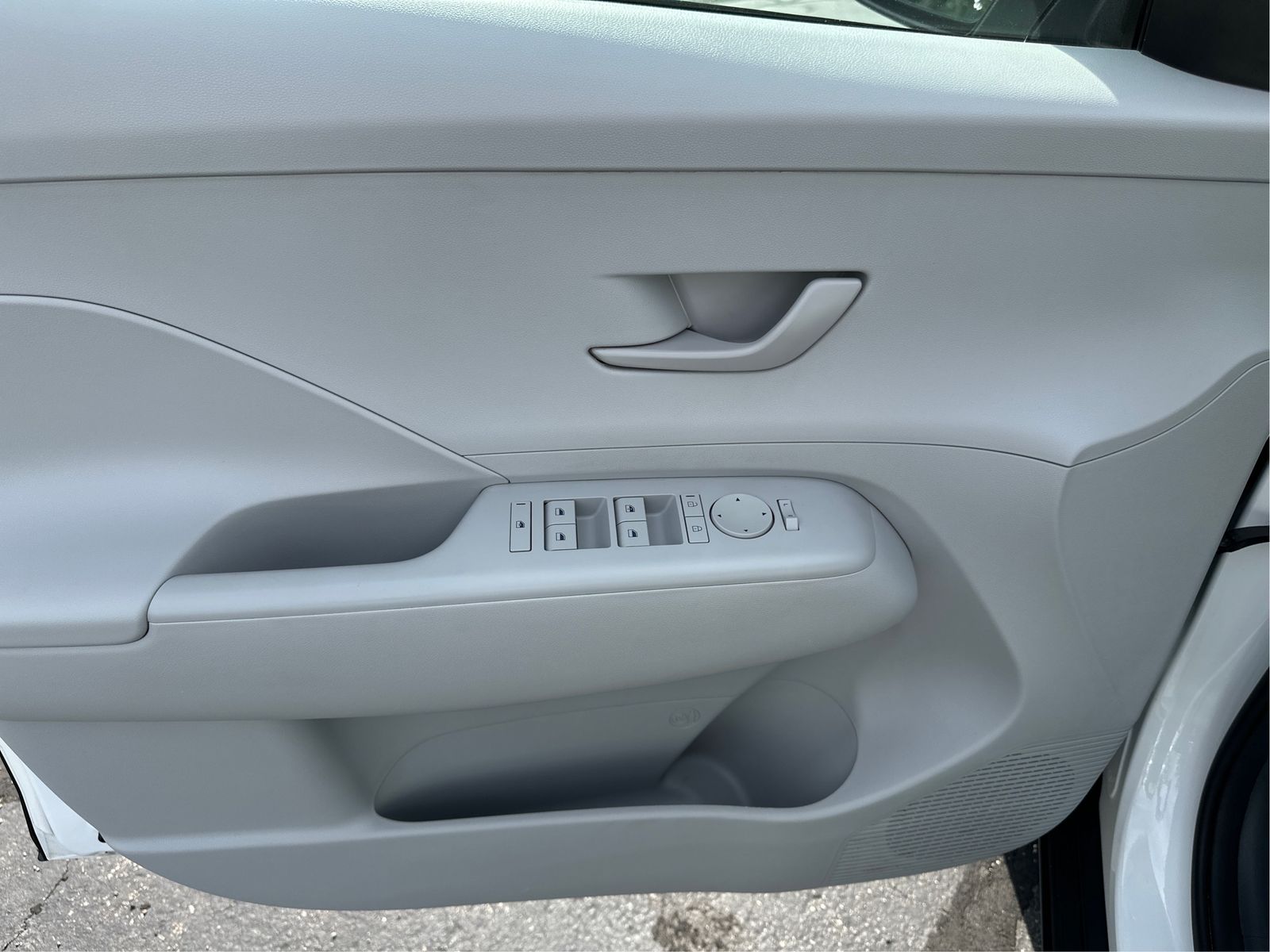 2025 Hyundai Kona SEL - Photo 20