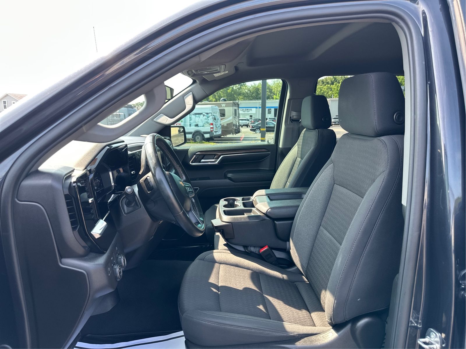 2024 Chevrolet Silverado 1500 LT - Photo 9