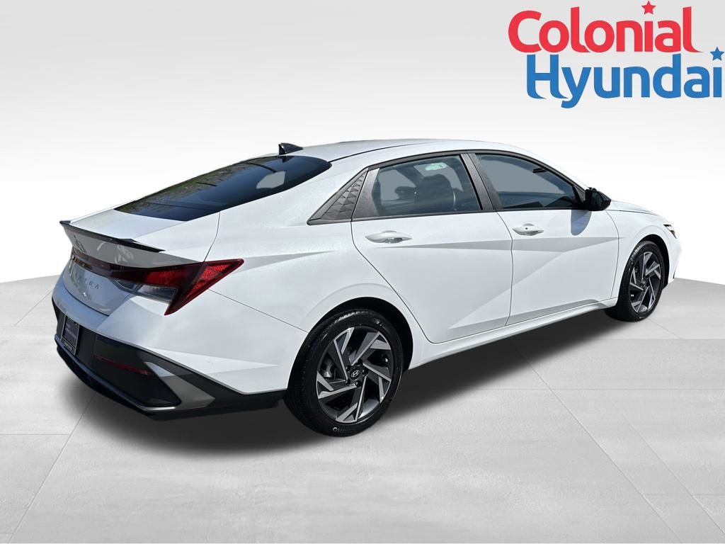 2025 Hyundai Elantra SEL - Photo 7