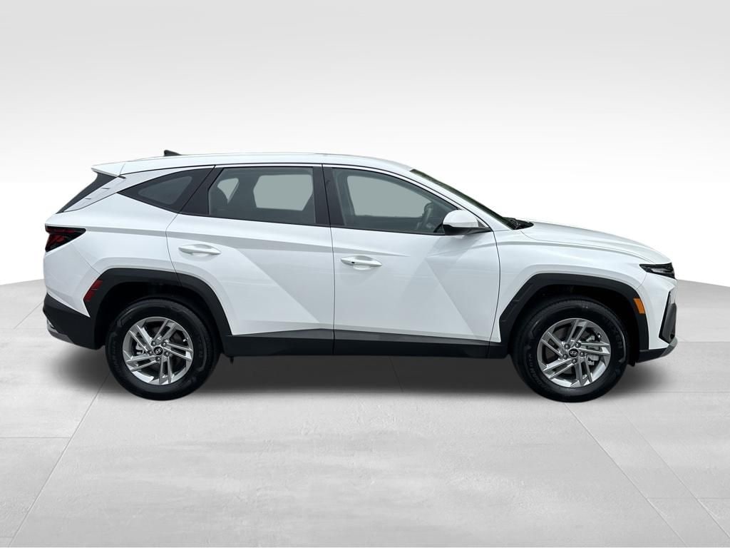 2025 Hyundai Tucson SE - Photo 8