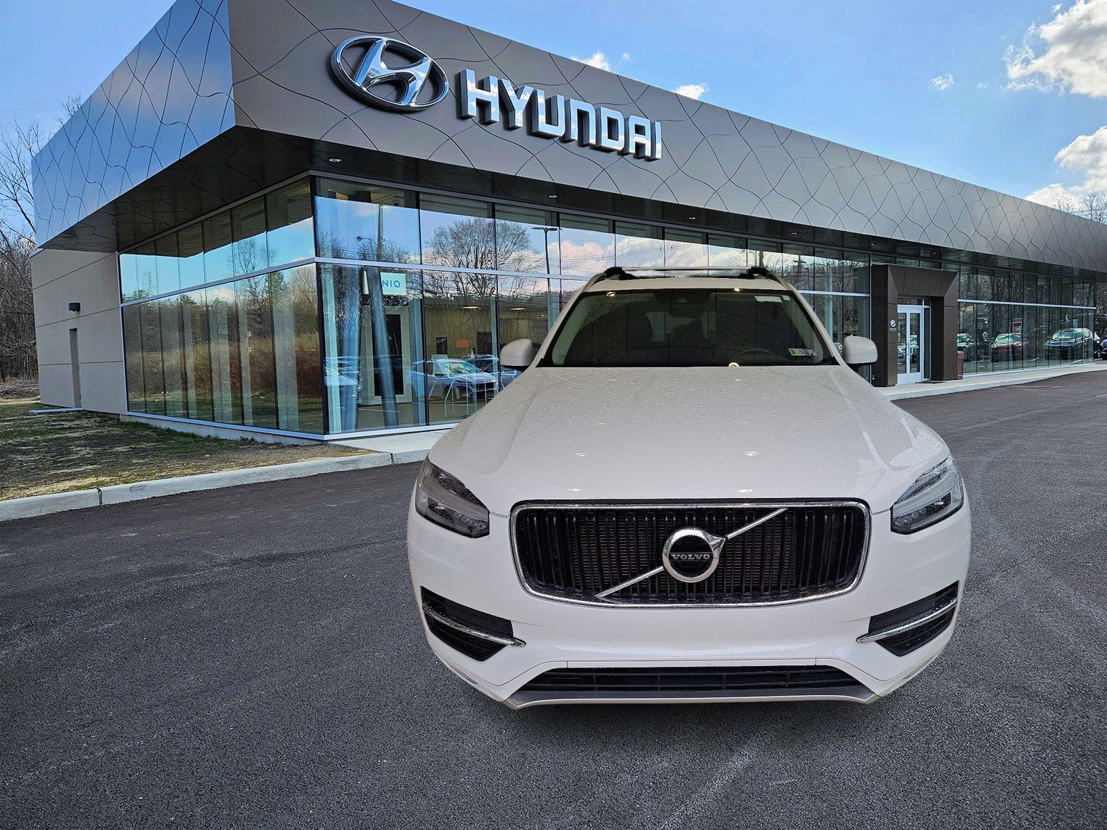 Used 2019 Volvo XC90 Momentum with VIN YV4102PK9K1506475 for sale in Downingtown, PA