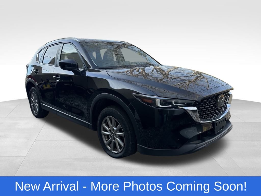 2022 Mazda CX-5 S Preferred package's photo
