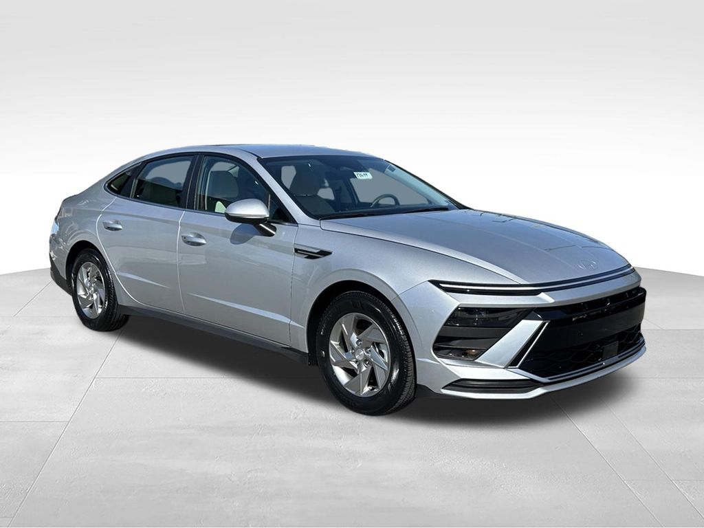 2025 Hyundai Sonata SE - Photo 1