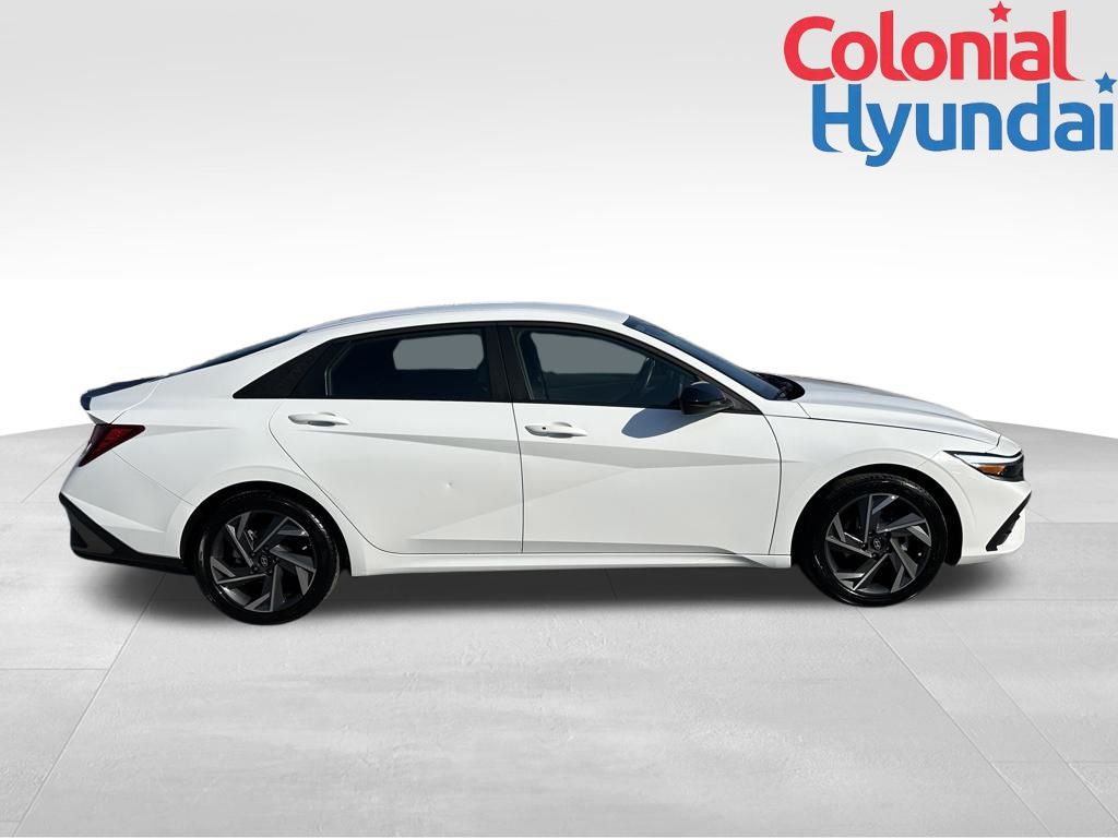 2025 Hyundai Elantra SEL - Photo 8