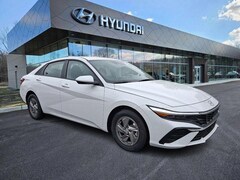 2025 Hyundai Elantra SE Sedan