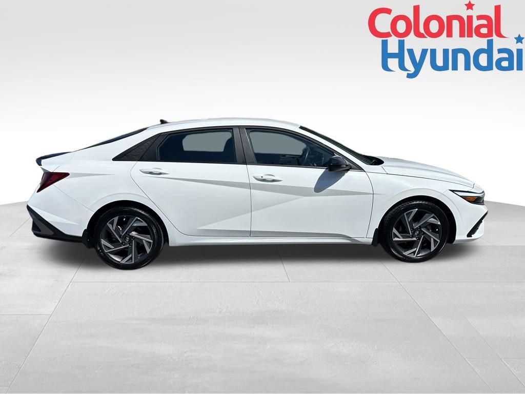 2025 Hyundai Elantra SEL - Photo 8