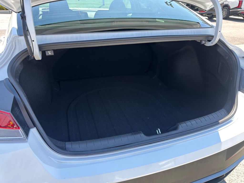 2025 Hyundai Elantra SE - Photo 23
