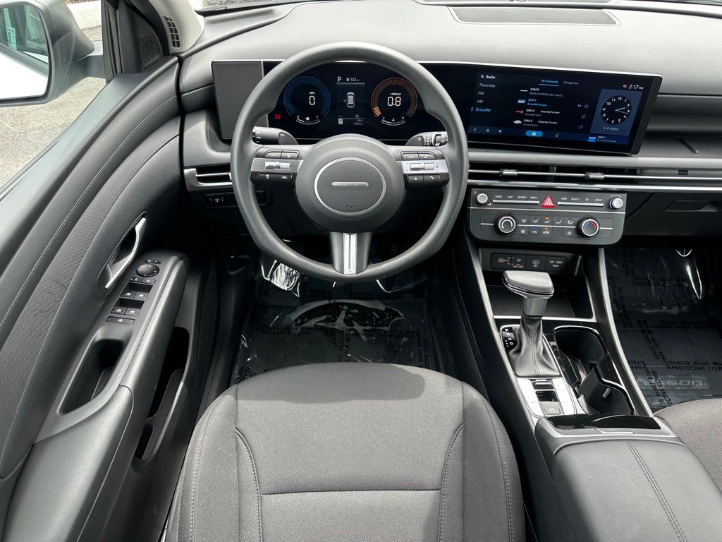 2025 Hyundai Tucson SE - Photo 12