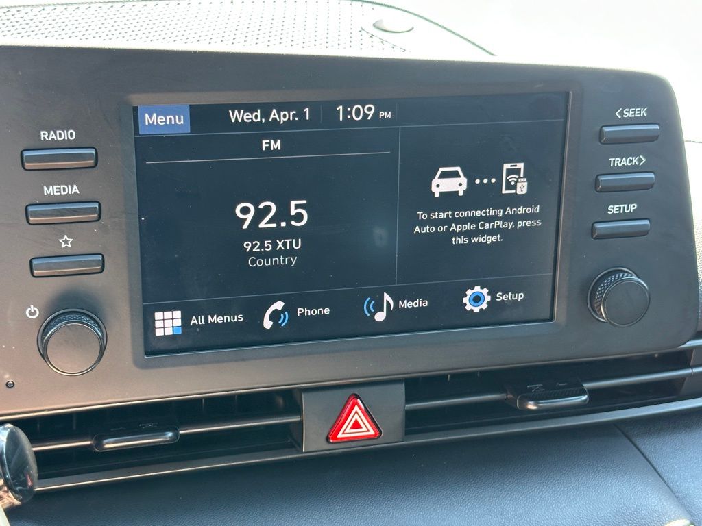 2025 Hyundai Elantra SEL - Photo 21