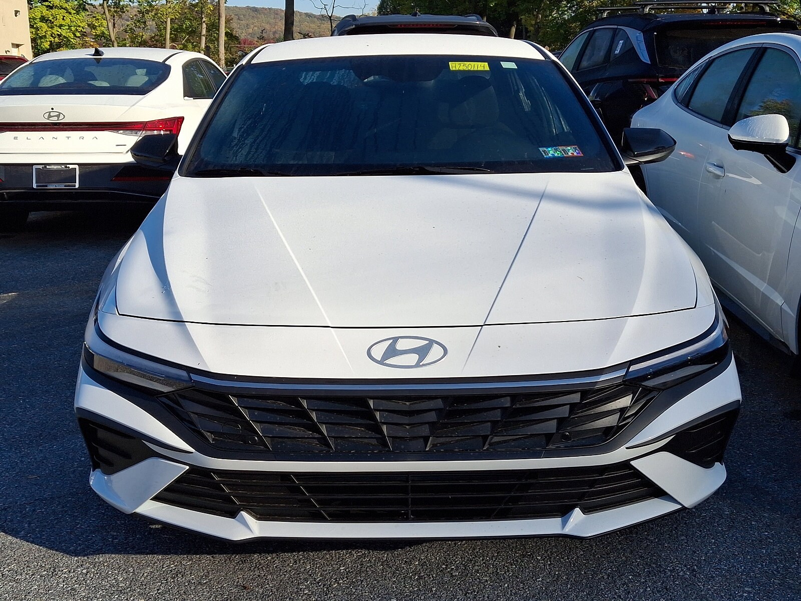 2025 Hyundai Elantra SEL Sport photo 2