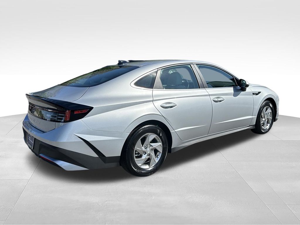 2025 Hyundai Sonata SE - Photo 7