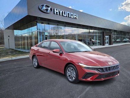 2024 Hyundai Elantra SEL Sedan