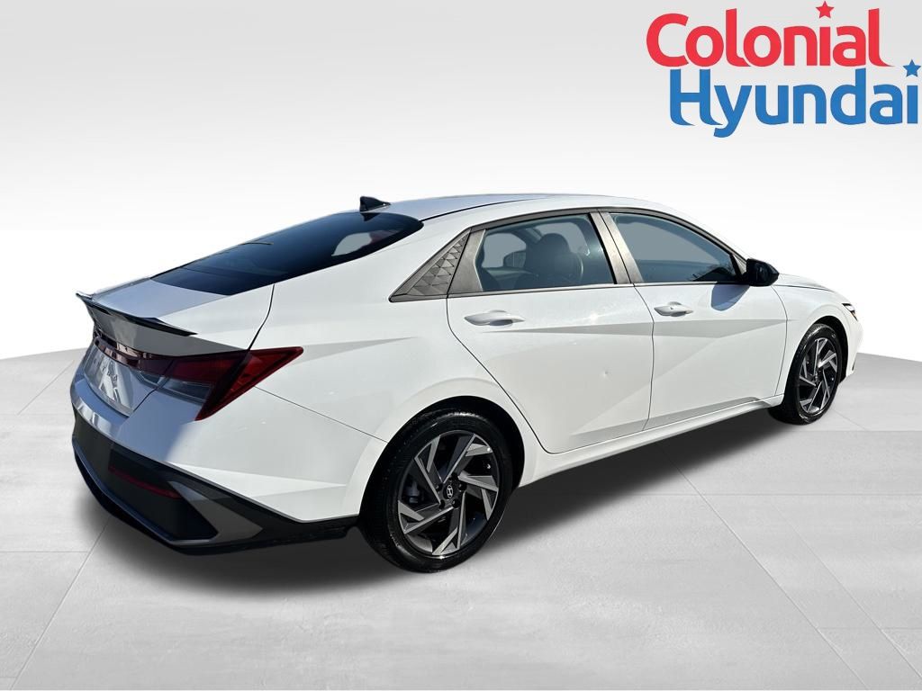 2025 Hyundai Elantra SEL - Photo 7