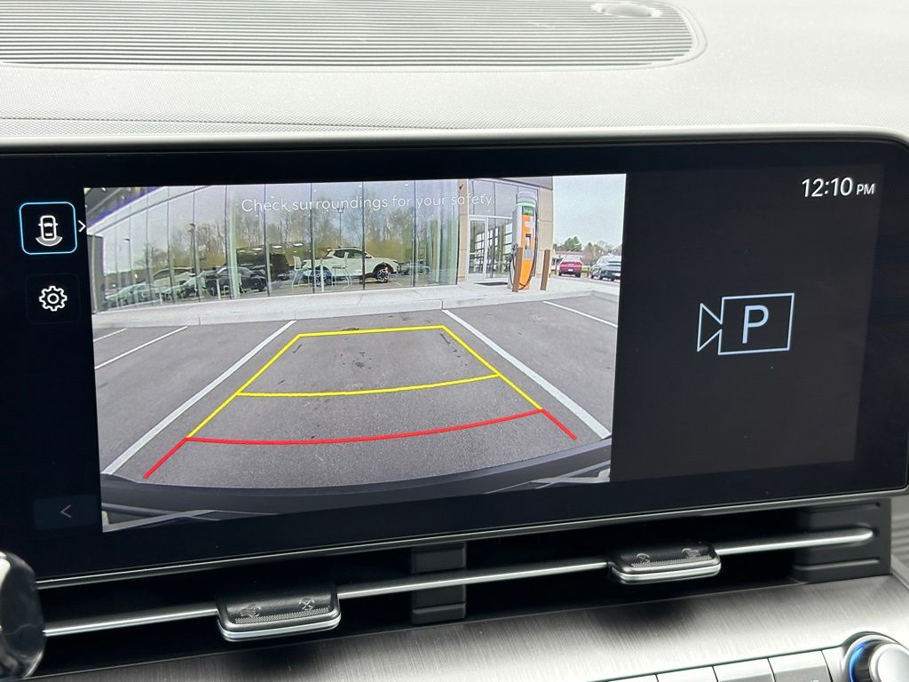 2025 Hyundai Kona SEL - Photo 20