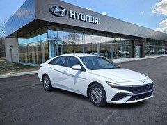 2025 Hyundai Elantra SE Sedan