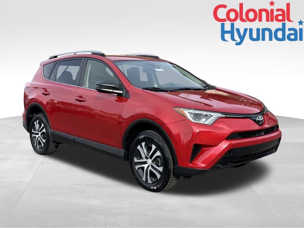 2017 Toyota RAV4 LE's photo