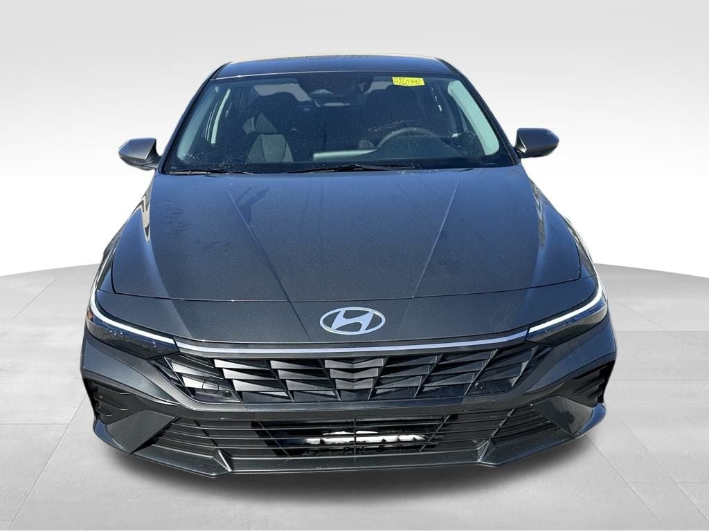 New 2026 Hyundai Elantra SE Sedan