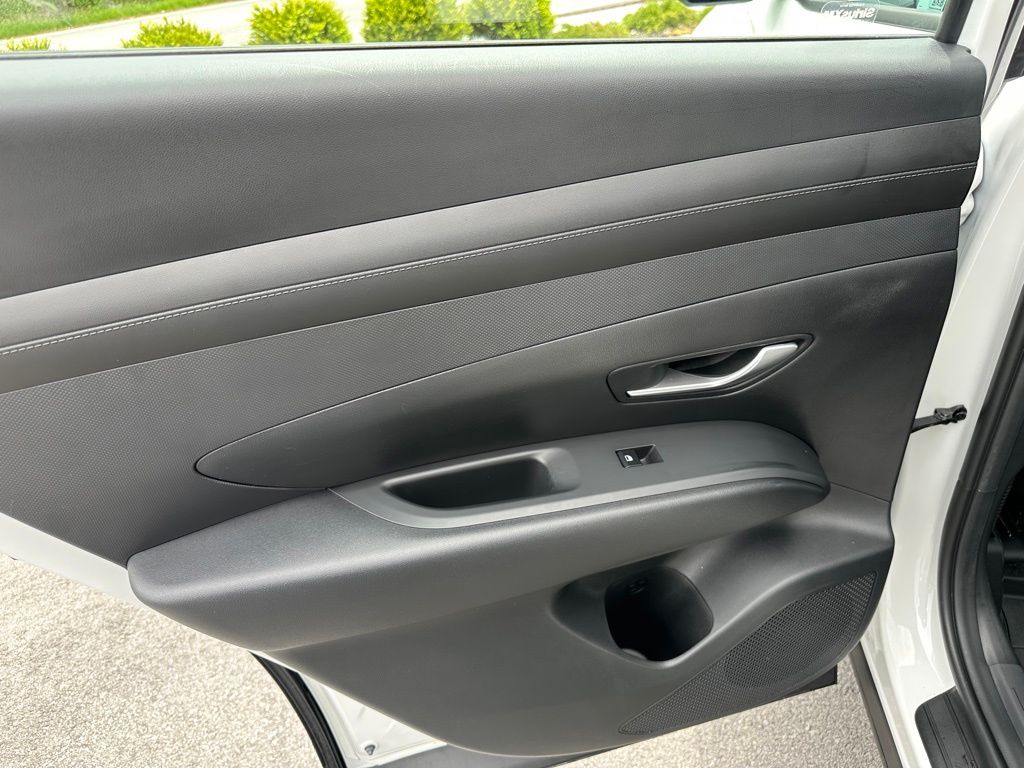 2025 Hyundai Tucson SE - Photo 11