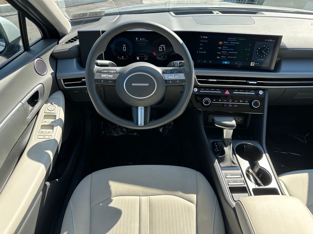 2025 Hyundai Sonata SE - Photo 14